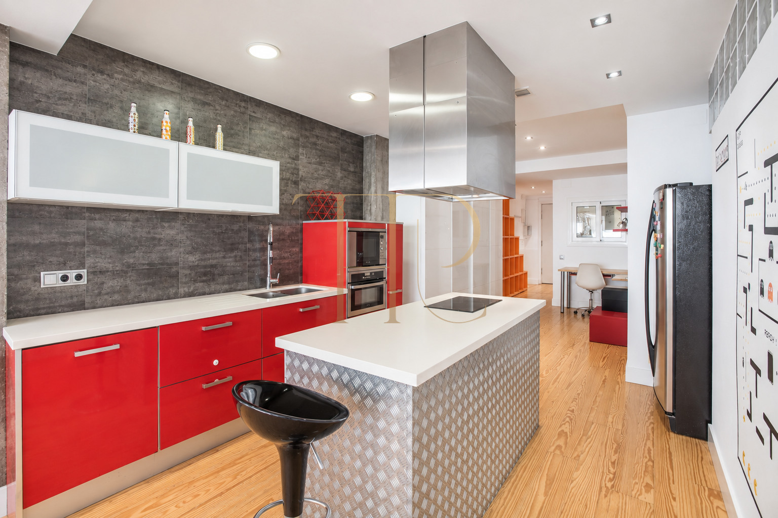 Apartment with private terrace for sale in Enric Granados, Barcelona