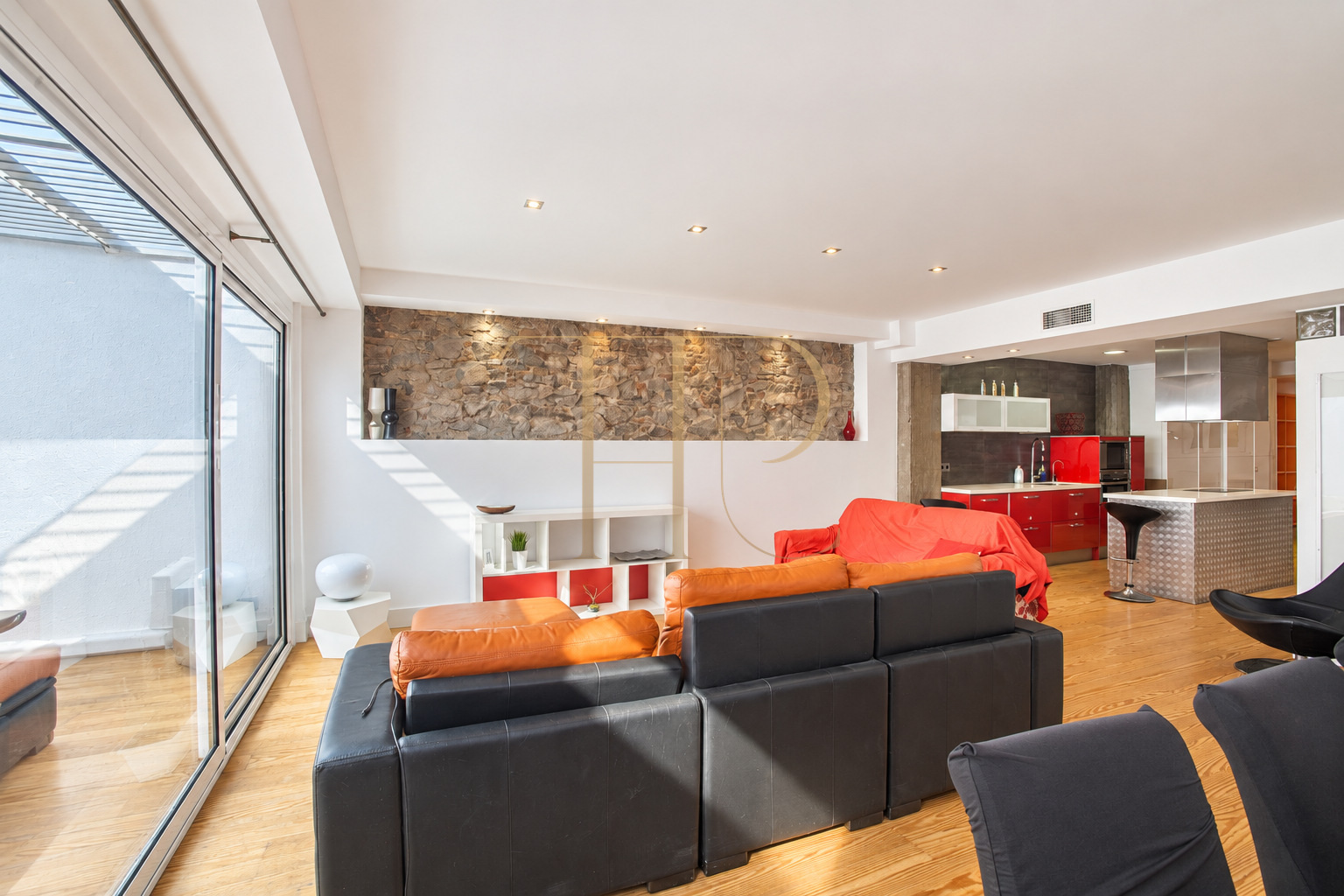 Apartment with private terrace for sale in Enric Granados, Barcelona