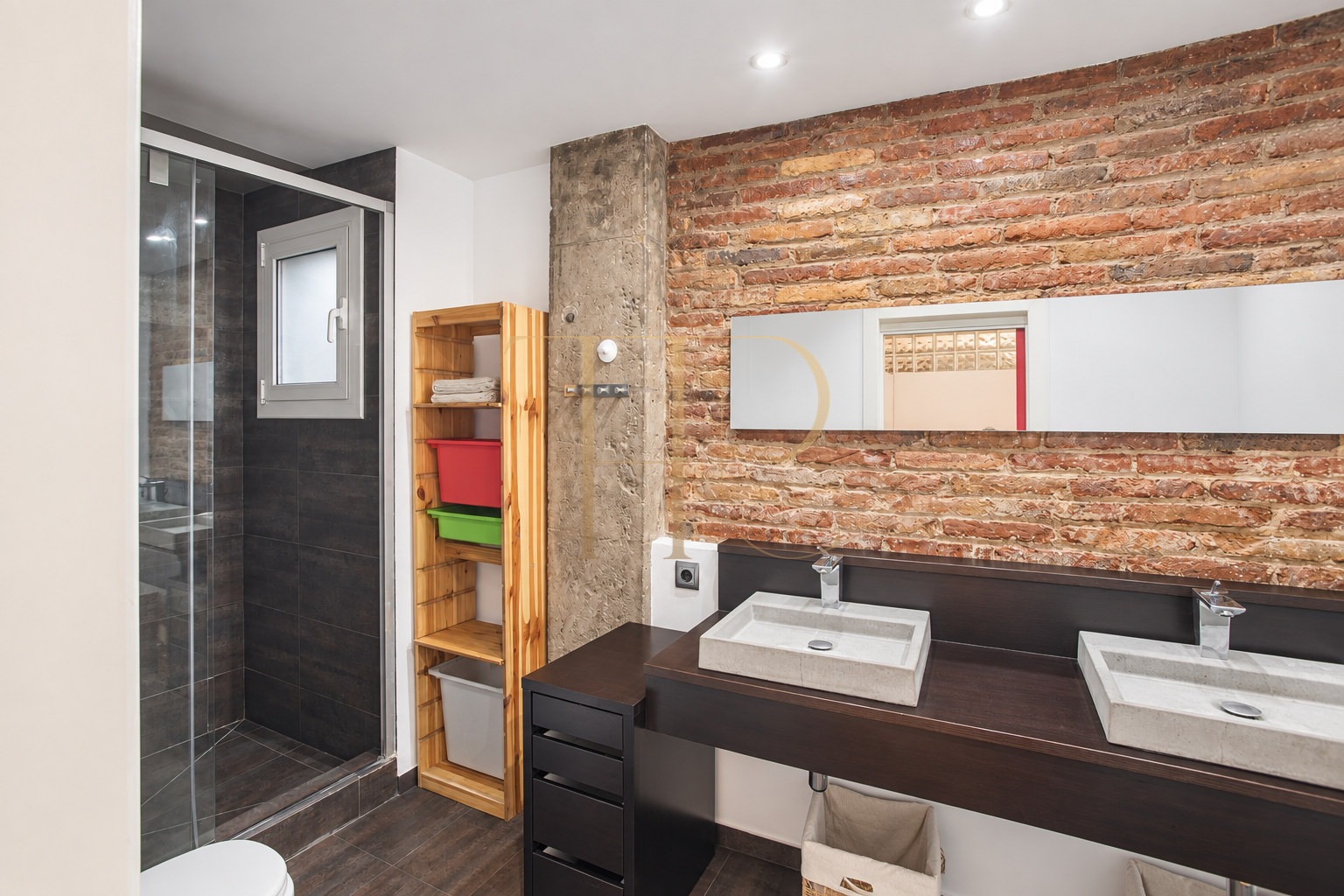 Apartment with private terrace for sale in Enric Granados, Barcelona