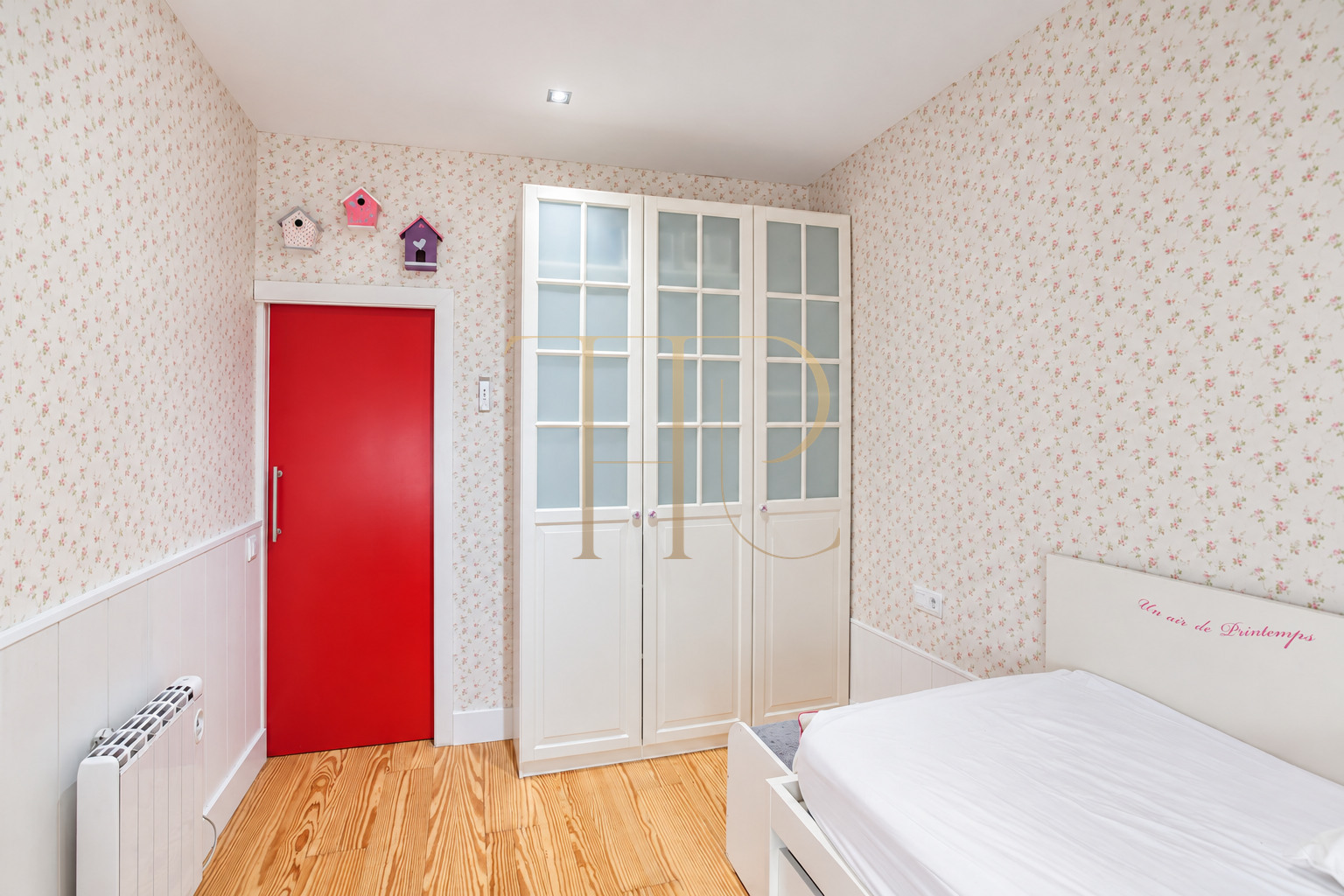 Apartment with private terrace for sale in Enric Granados, Barcelona