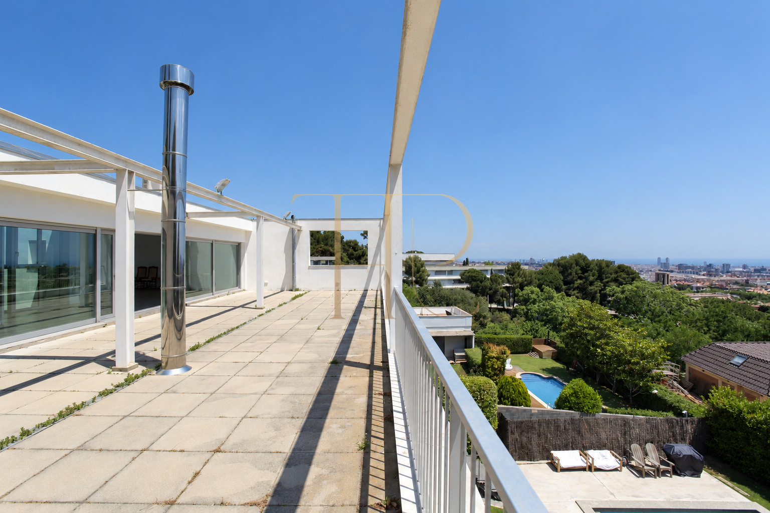 House with pool and Barcelona views in Pedralbes — rented