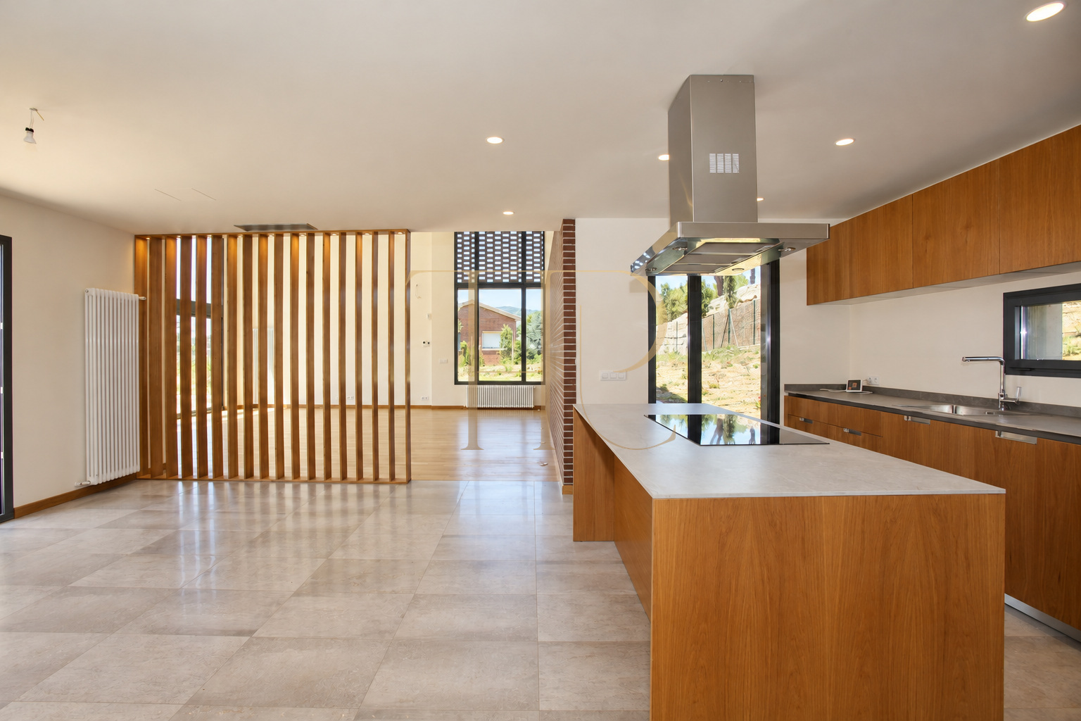 Author's architecture with a sea view. A great new modern house.