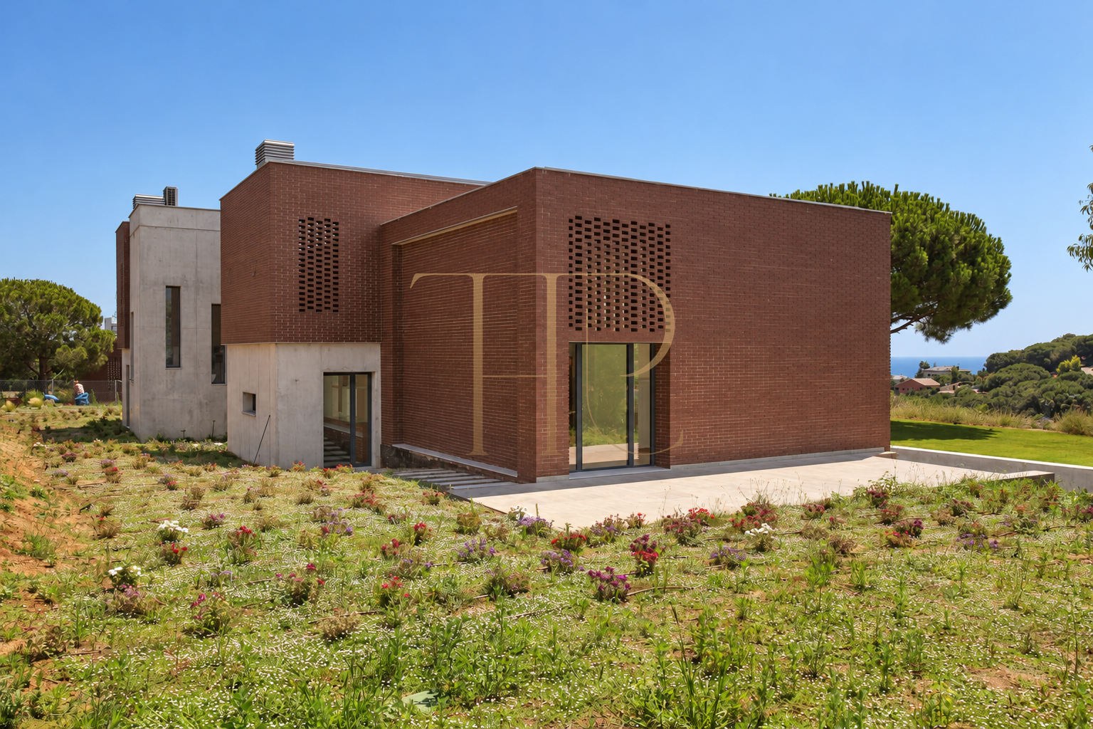 Author's architecture with a sea view. A great new modern house.