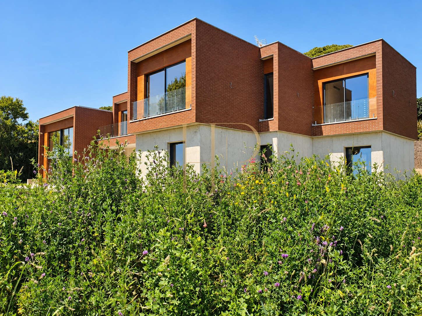 Author's architecture with a sea view. A great new modern house.