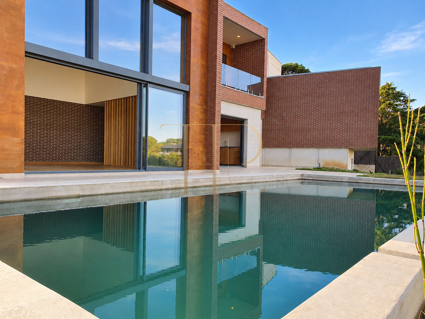 Author's architecture with a sea view. A great new modern house.