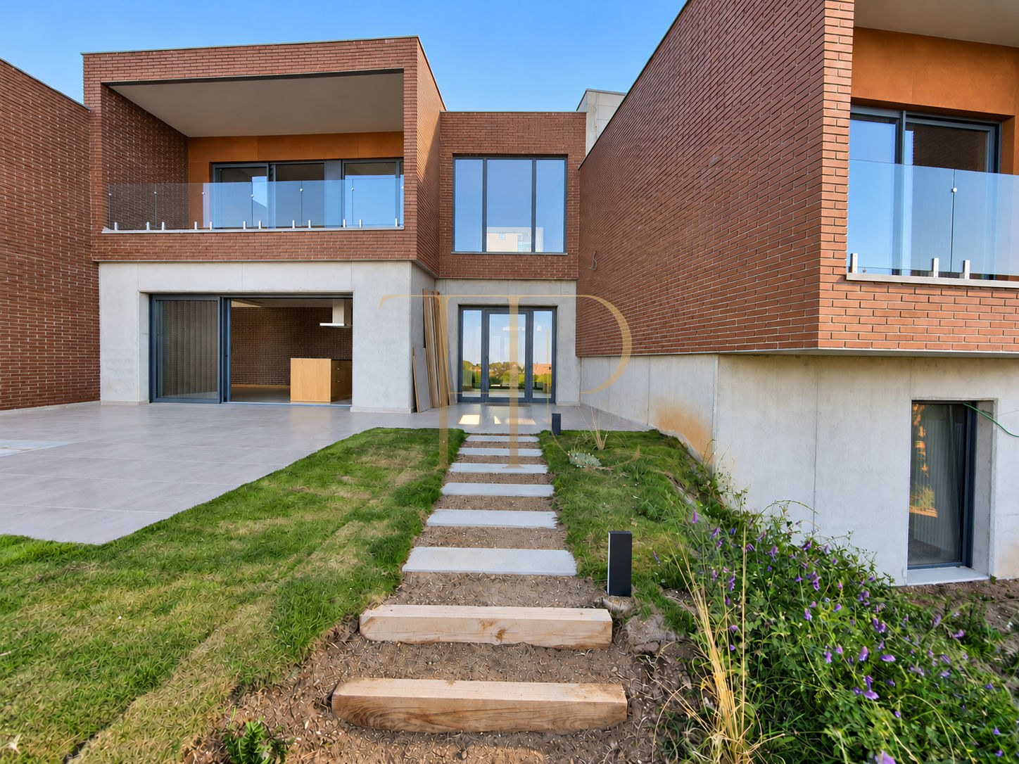 Contemporary villa with sea views in Llavaneres
