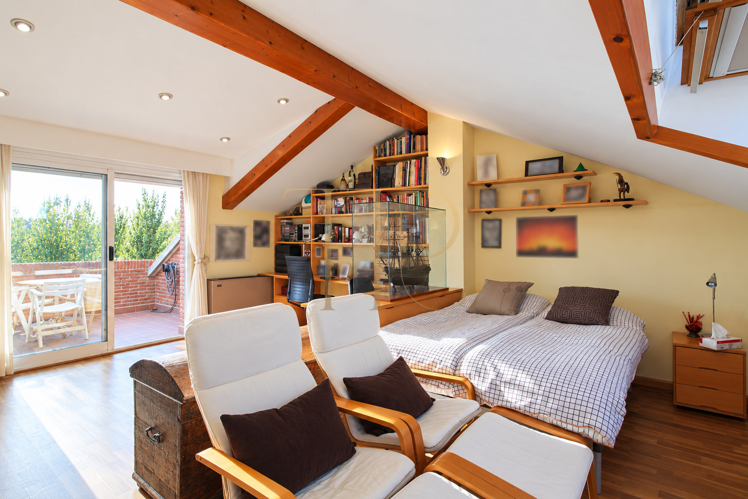 Sold townhouse with a private garden and direct beach access in Gavà Mar
