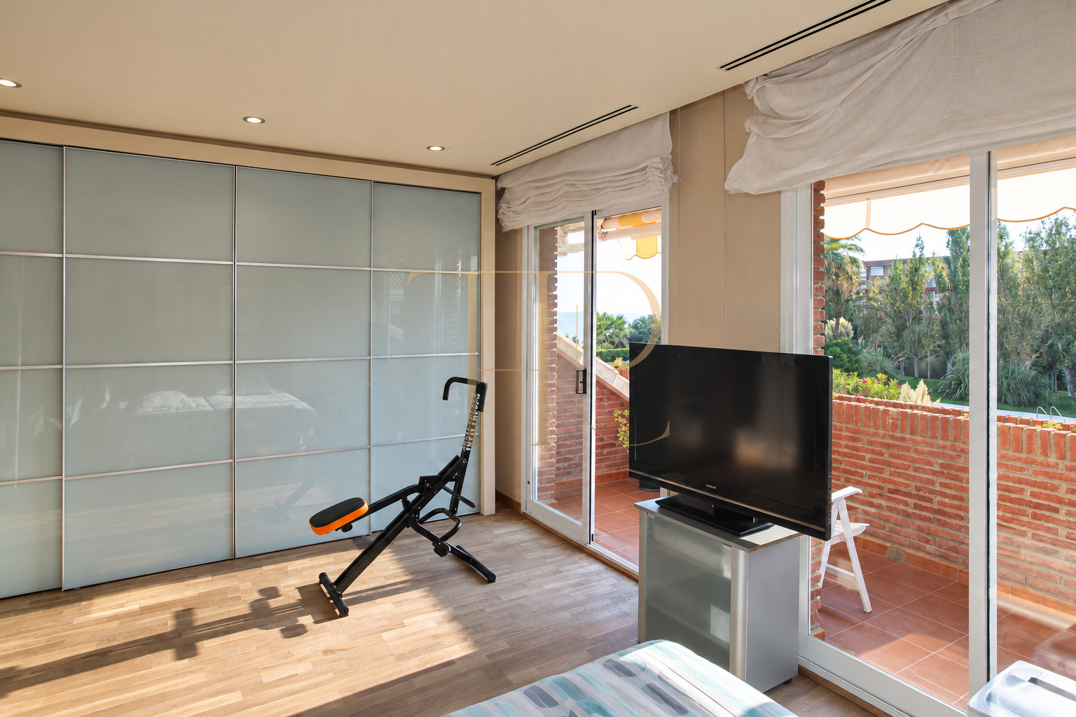 Sold townhouse with a private garden and direct beach access in Gavà Mar