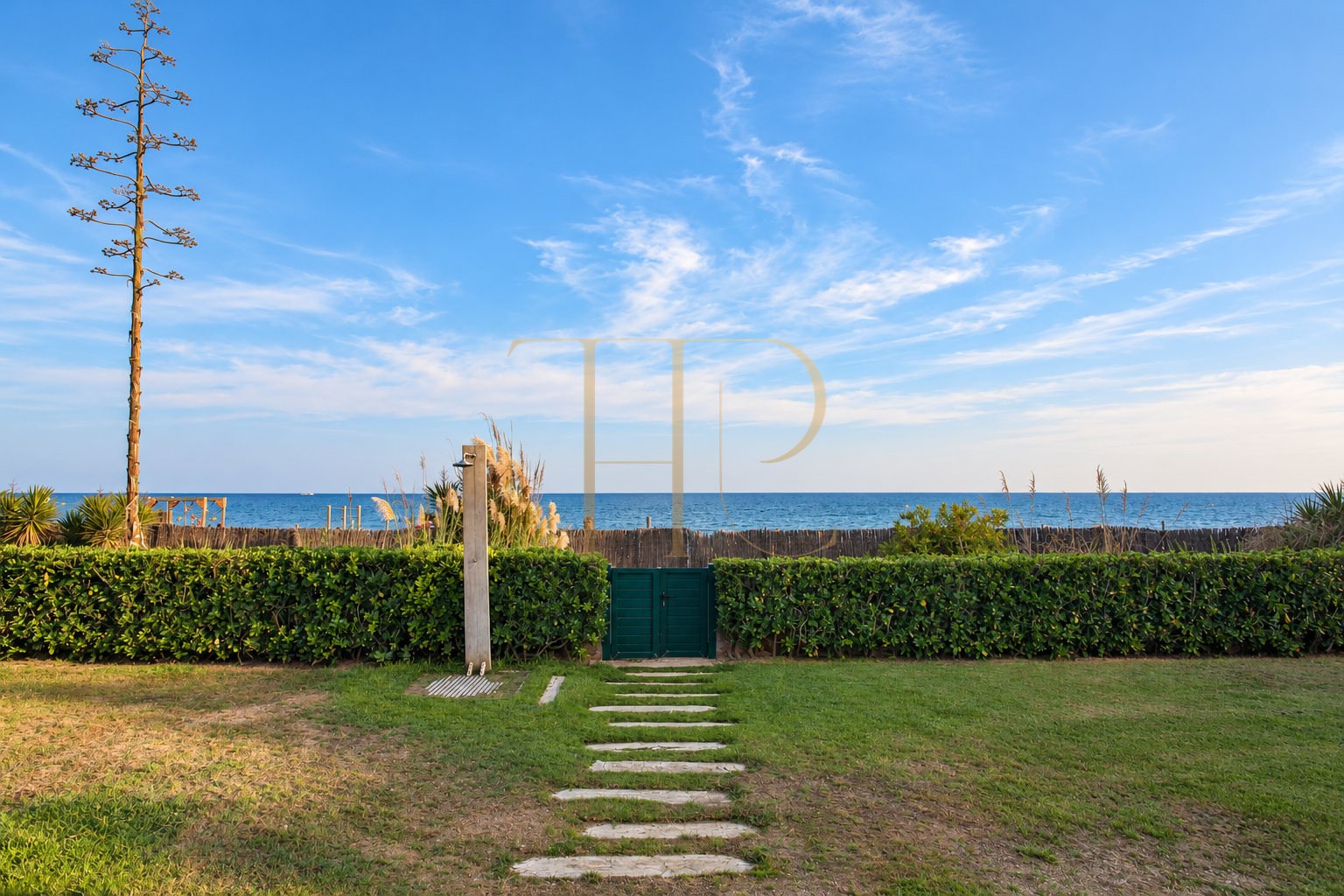 Sold townhouse with a private garden and direct beach access in Gavà Mar