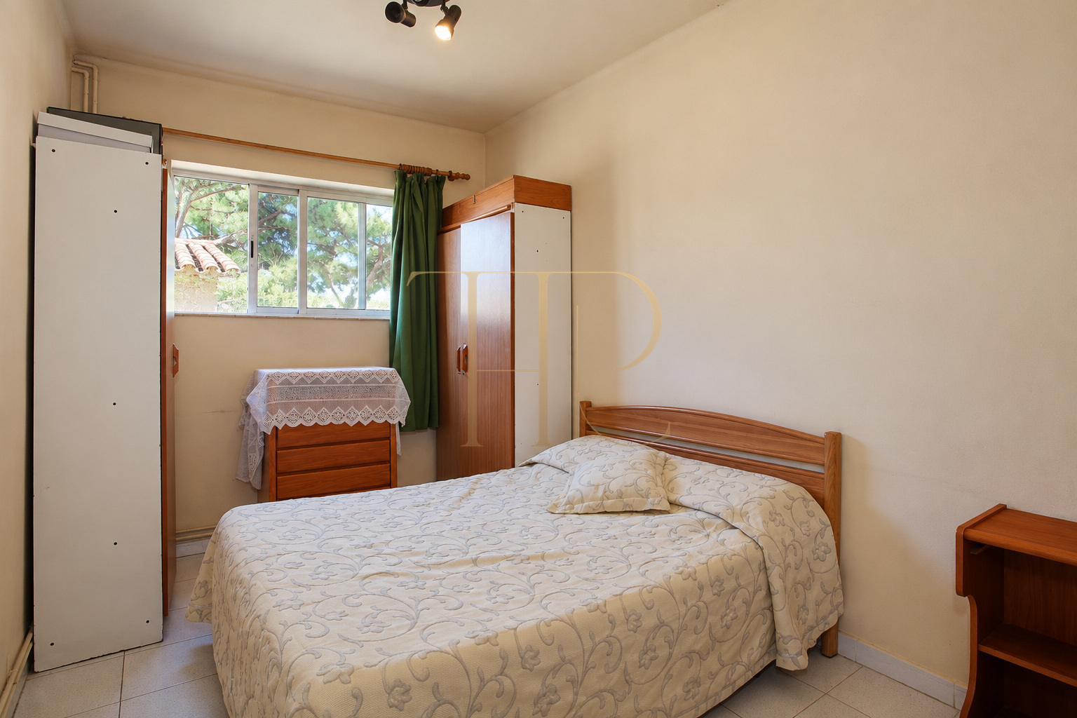 Spacious renovation apartment with communal pool in Castelldefels Playa