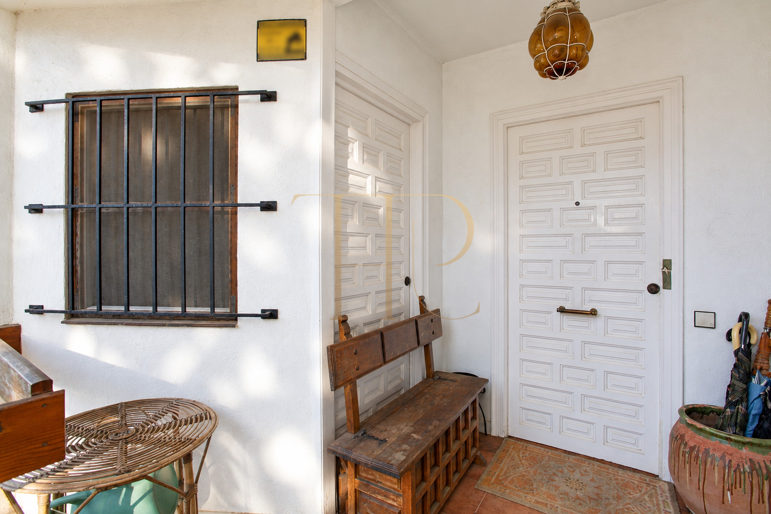Spacious renovation apartment with communal pool in Castelldefels Playa