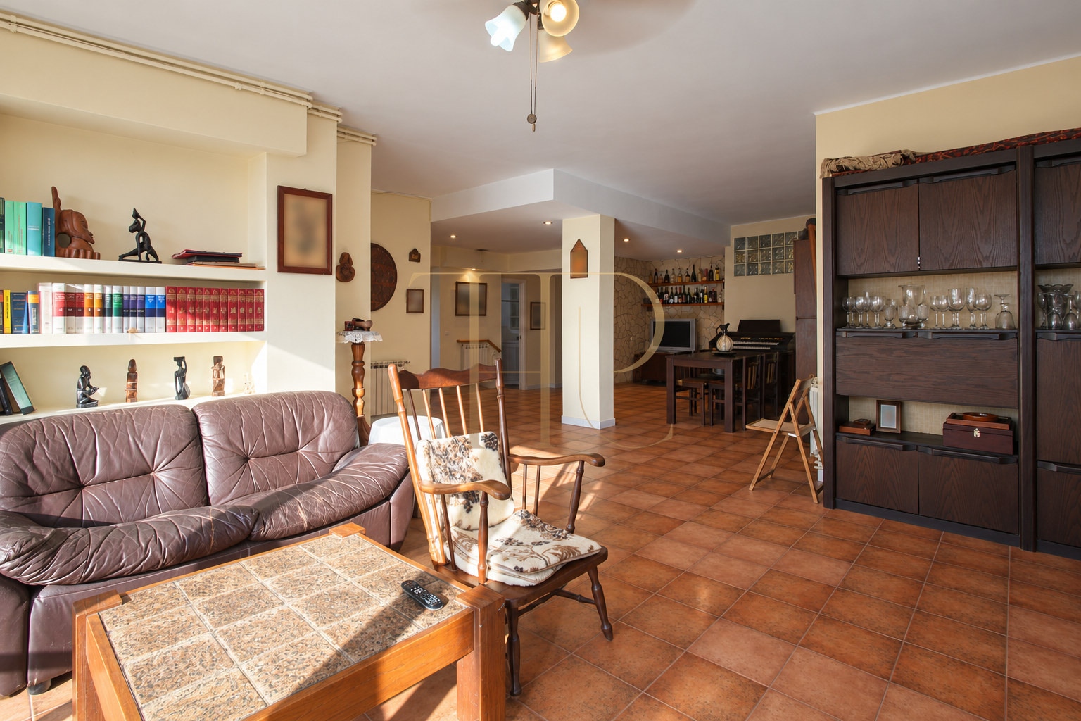Spacious renovation apartment with communal pool in Castelldefels Playa