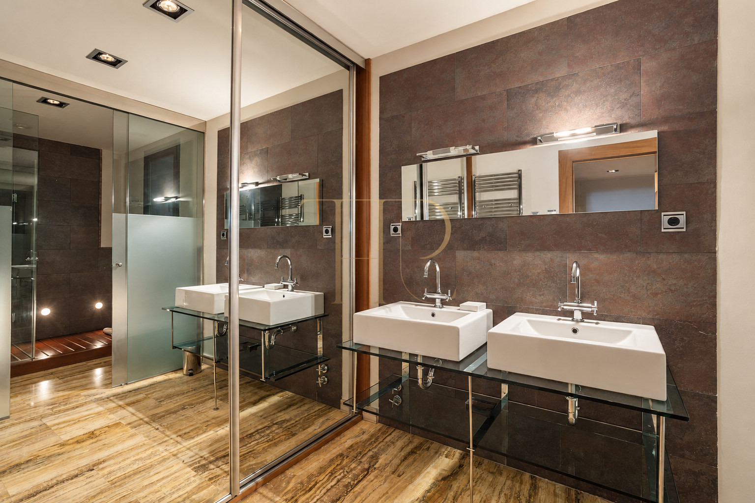 Sold apartment with study and terrace in Eixample