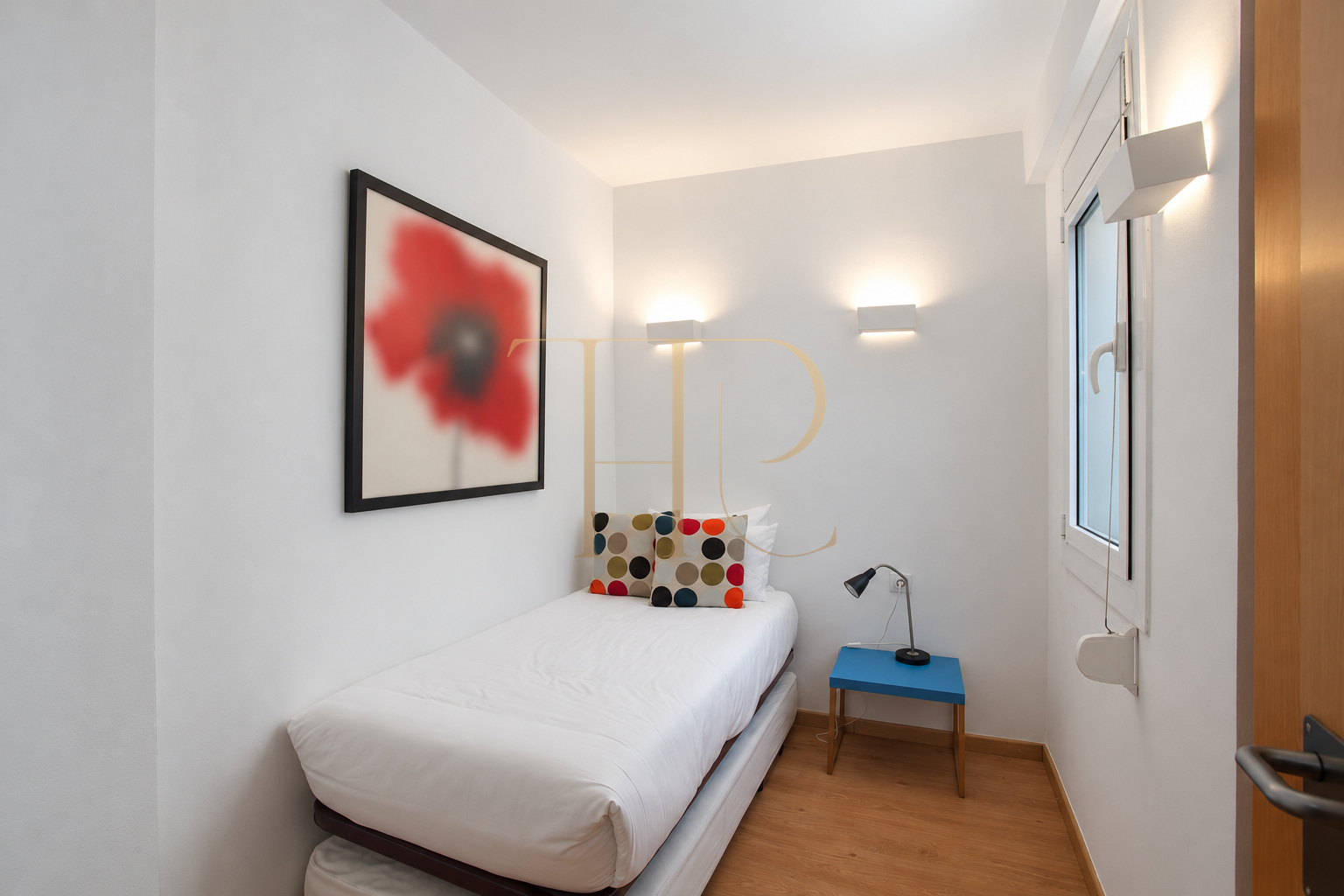 Furnished two-bedroom penthouse on Passeig de Gràcia