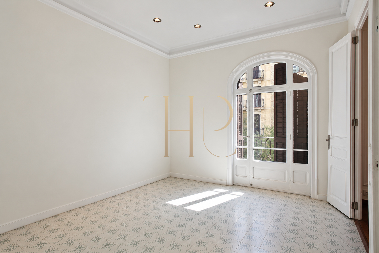 Sold renovated apartment with balconies in Barcelona’s Eixample