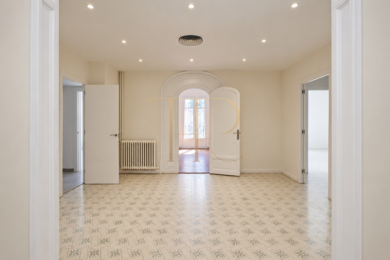 Sold renovated apartment with balconies in Barcelona’s Eixample
