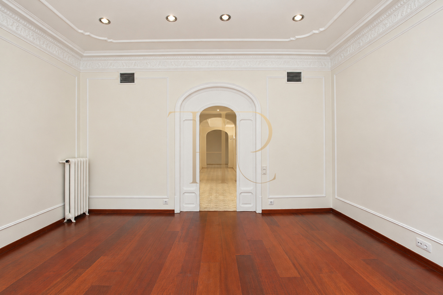 Sold renovated apartment with balconies in Barcelona’s Eixample