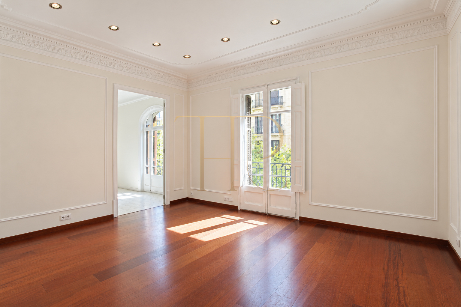 Sold renovated apartment with balconies in Barcelona’s Eixample