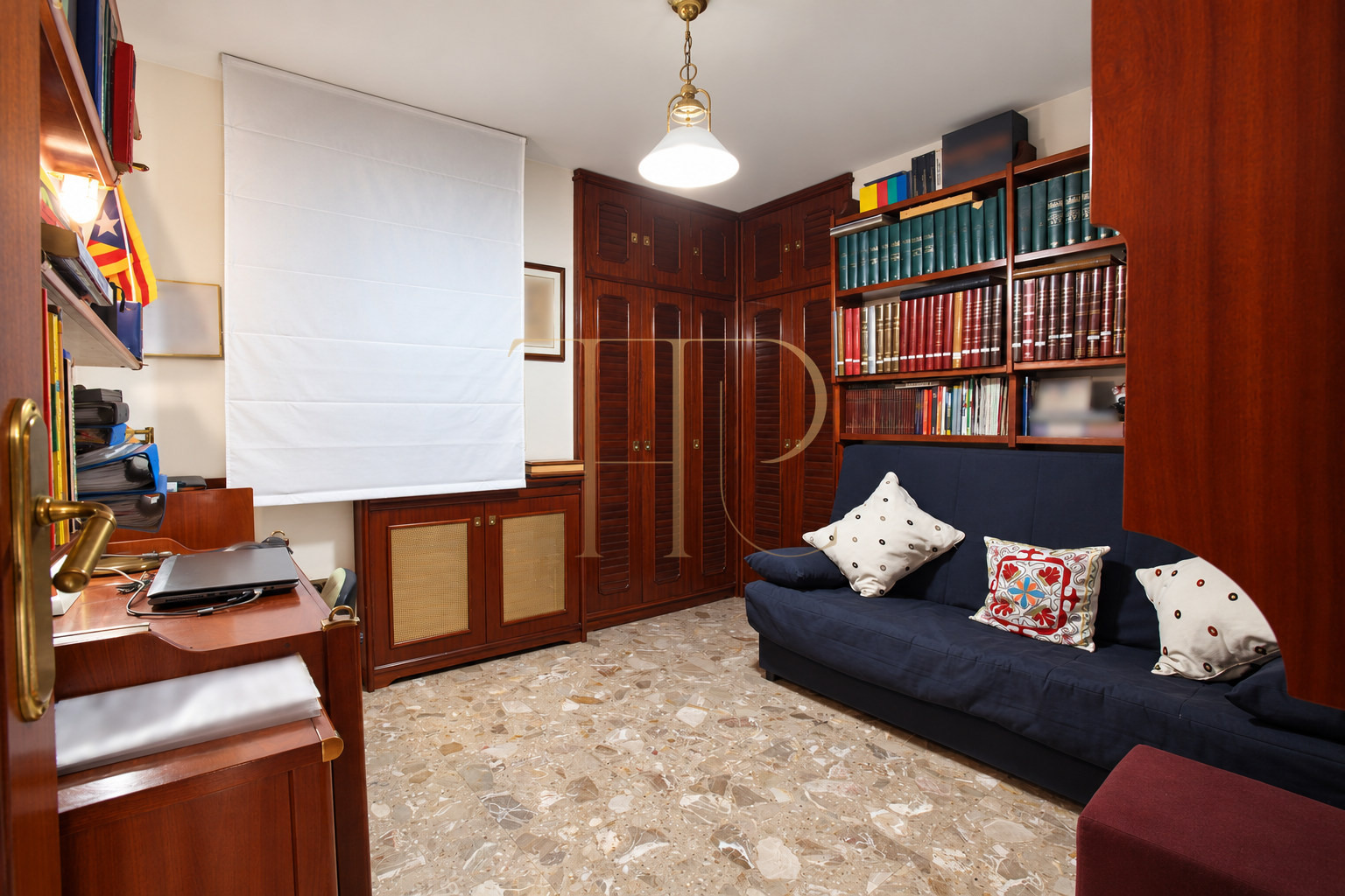 Apartment with terrace and communal pool in Les Corts