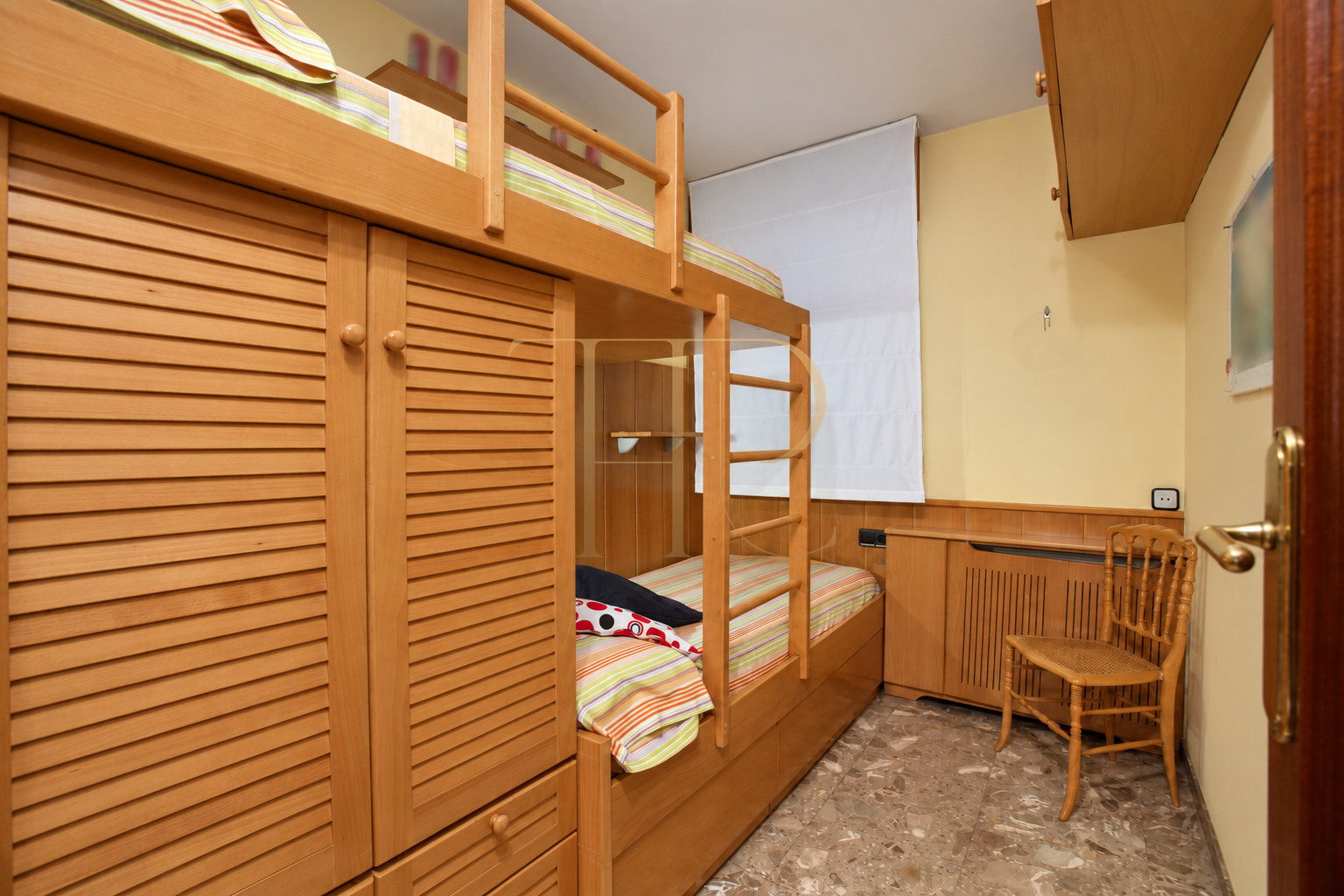 Apartment with terrace and communal pool in Les Corts