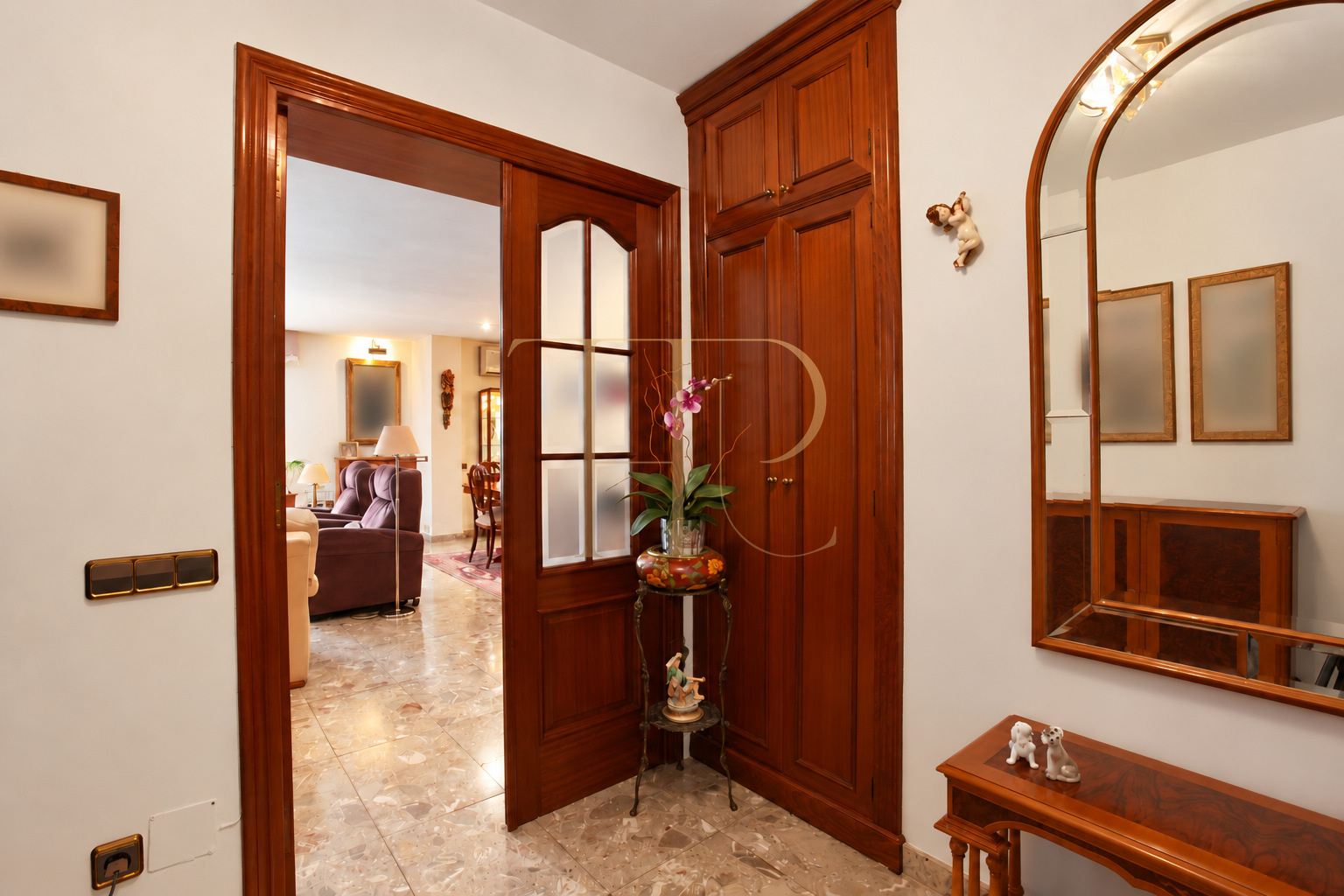 Apartment with terrace and communal pool in Les Corts