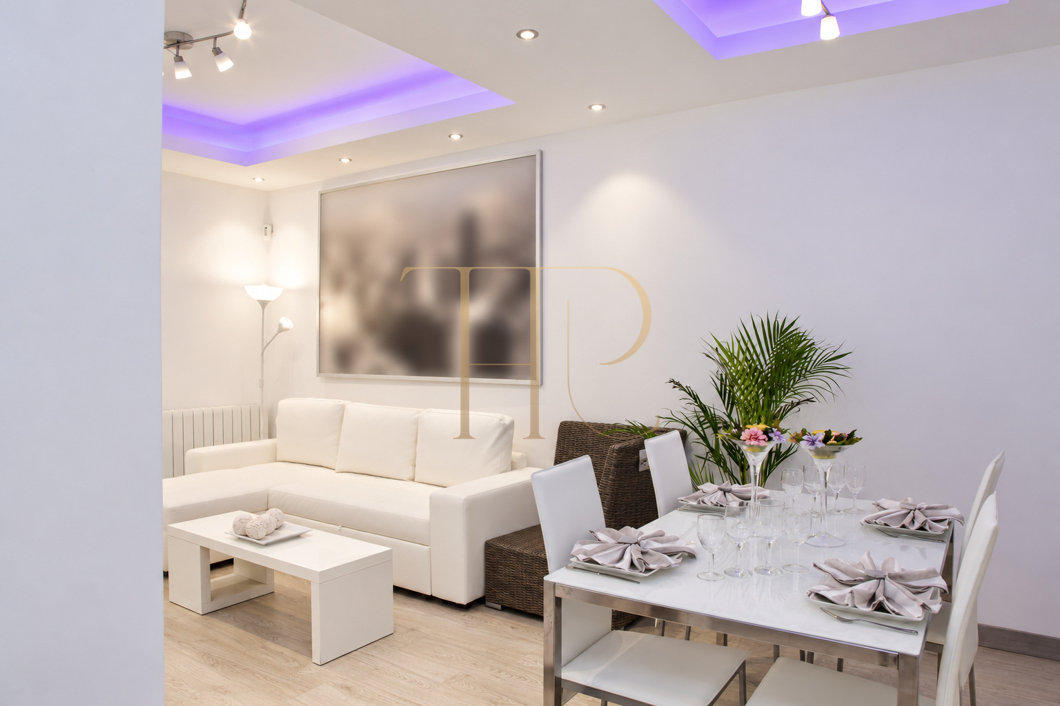 Refurbished La Sagrera apartment with balcony — sold
