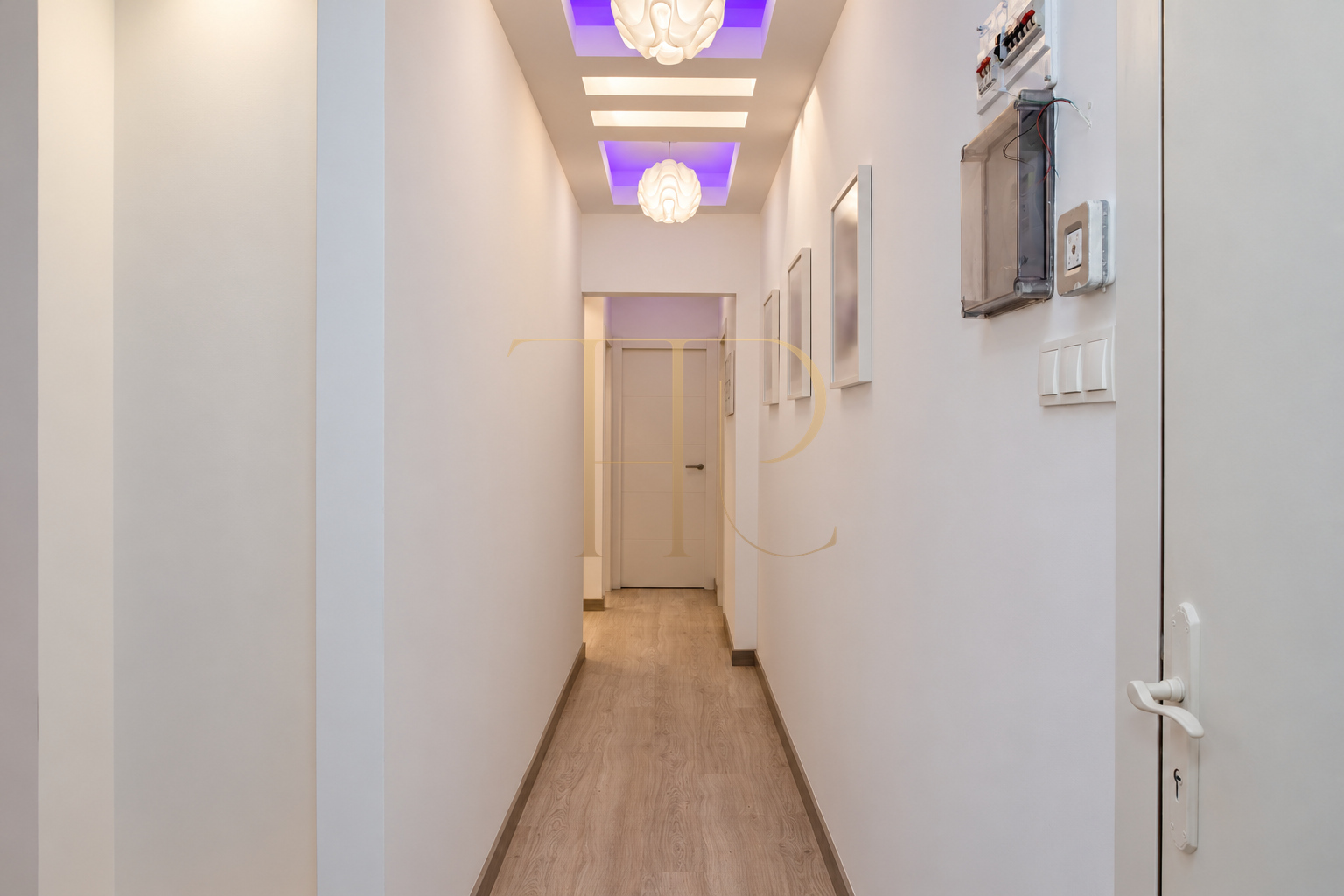 Refurbished La Sagrera apartment with balcony — sold