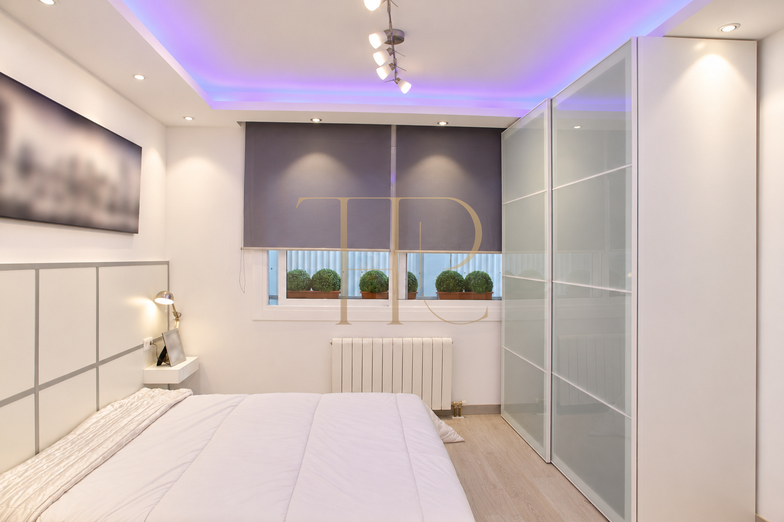 Refurbished La Sagrera apartment with balcony — sold