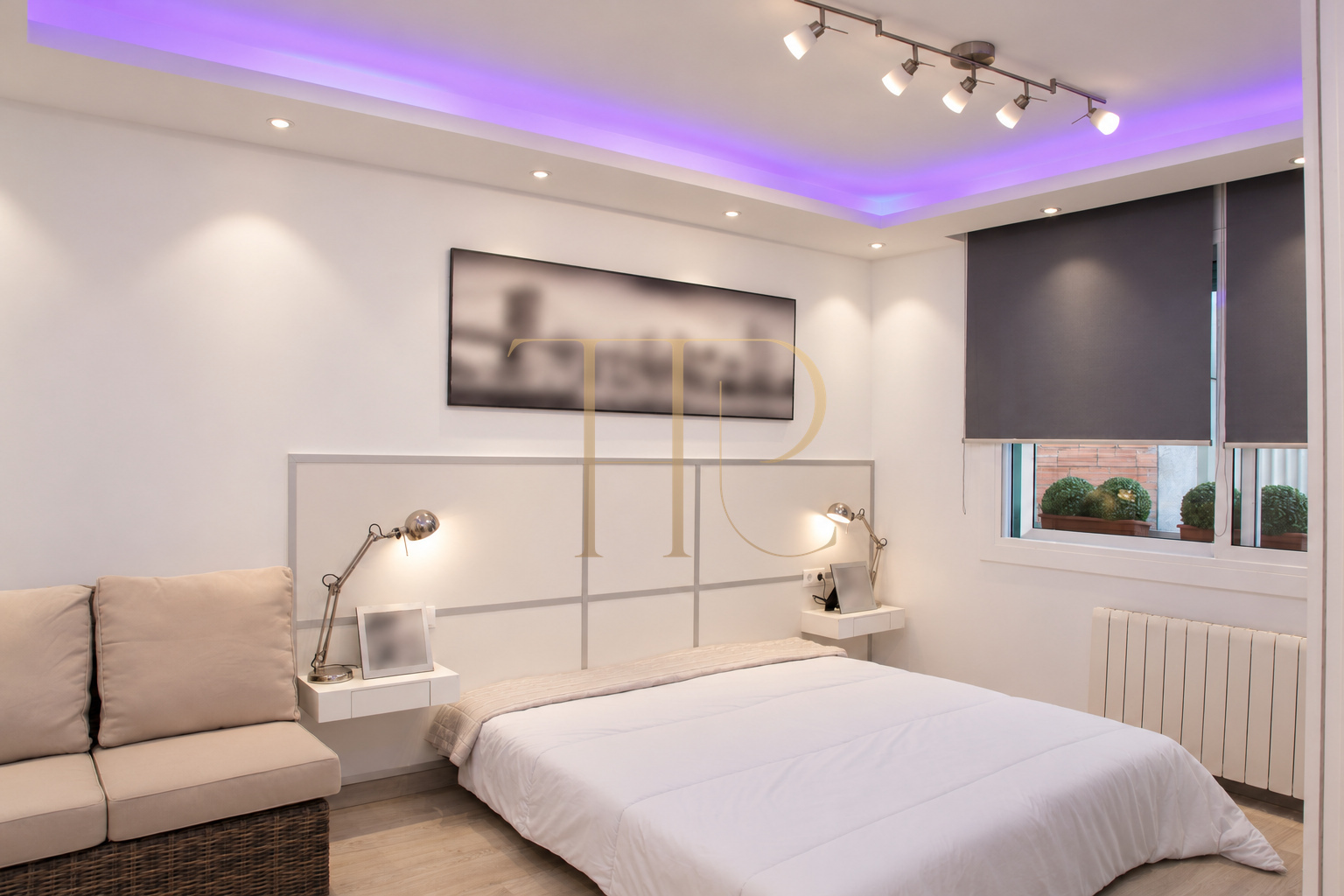 Refurbished La Sagrera apartment with balcony — sold
