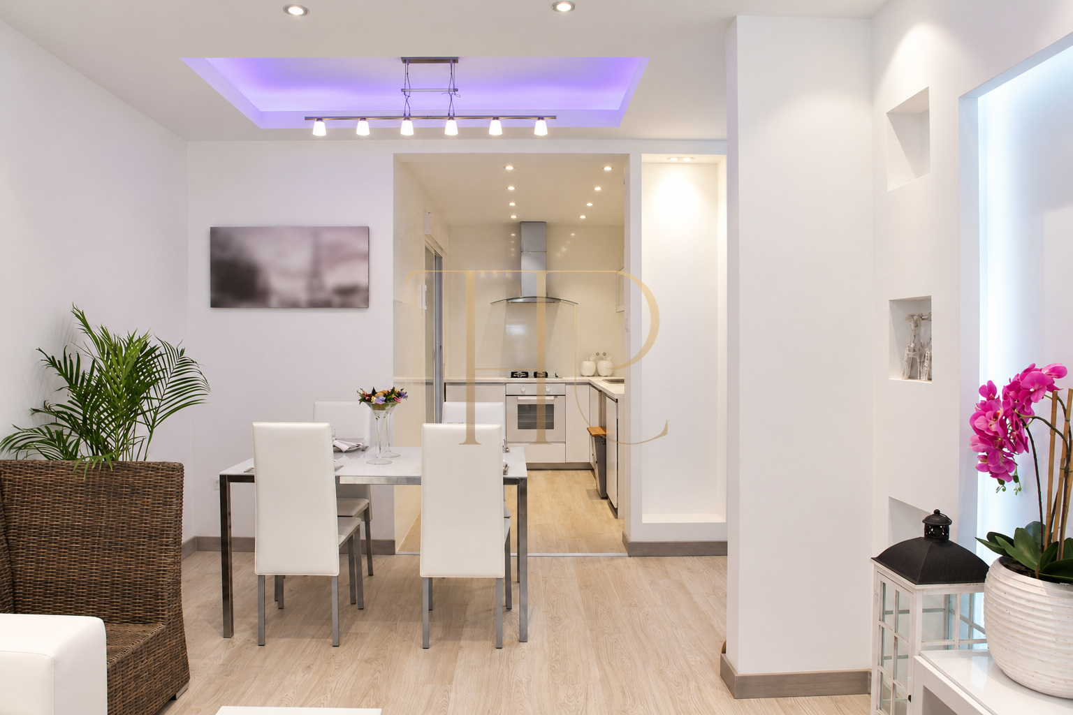Refurbished La Sagrera apartment with balcony — sold