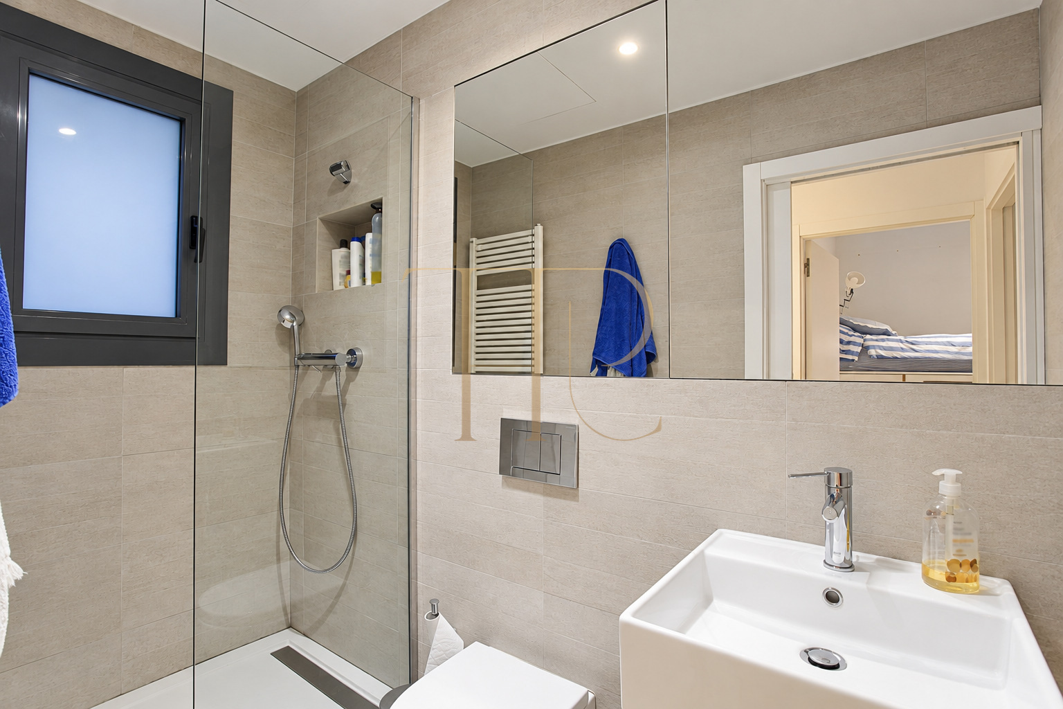 Refurbished Eixample apartment with balcony — sold