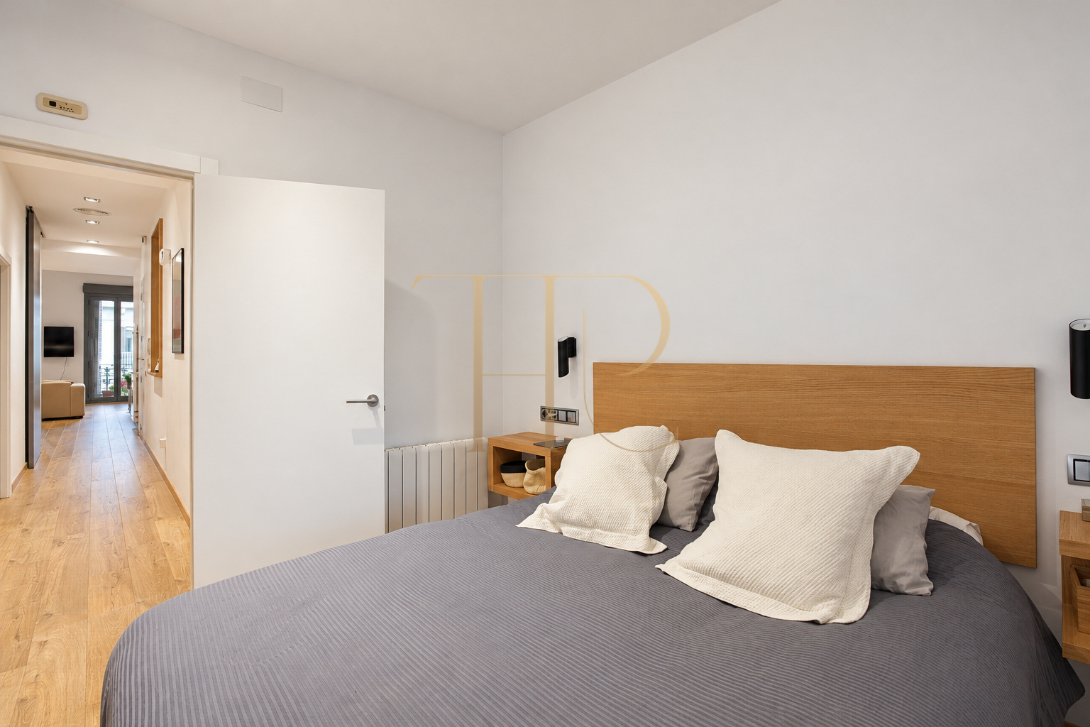 Refurbished Eixample apartment with balcony — sold