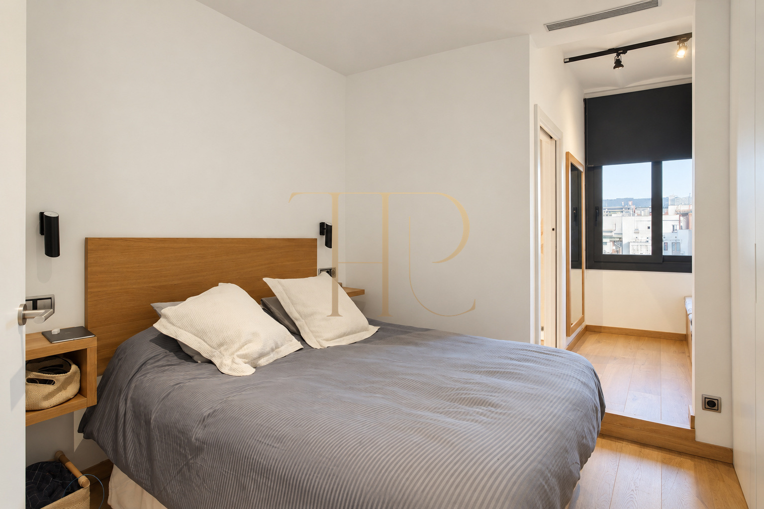 Refurbished Eixample apartment with balcony — sold