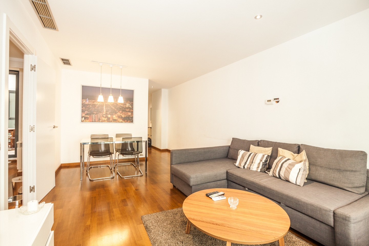 Three apartments for sale in Les Corts